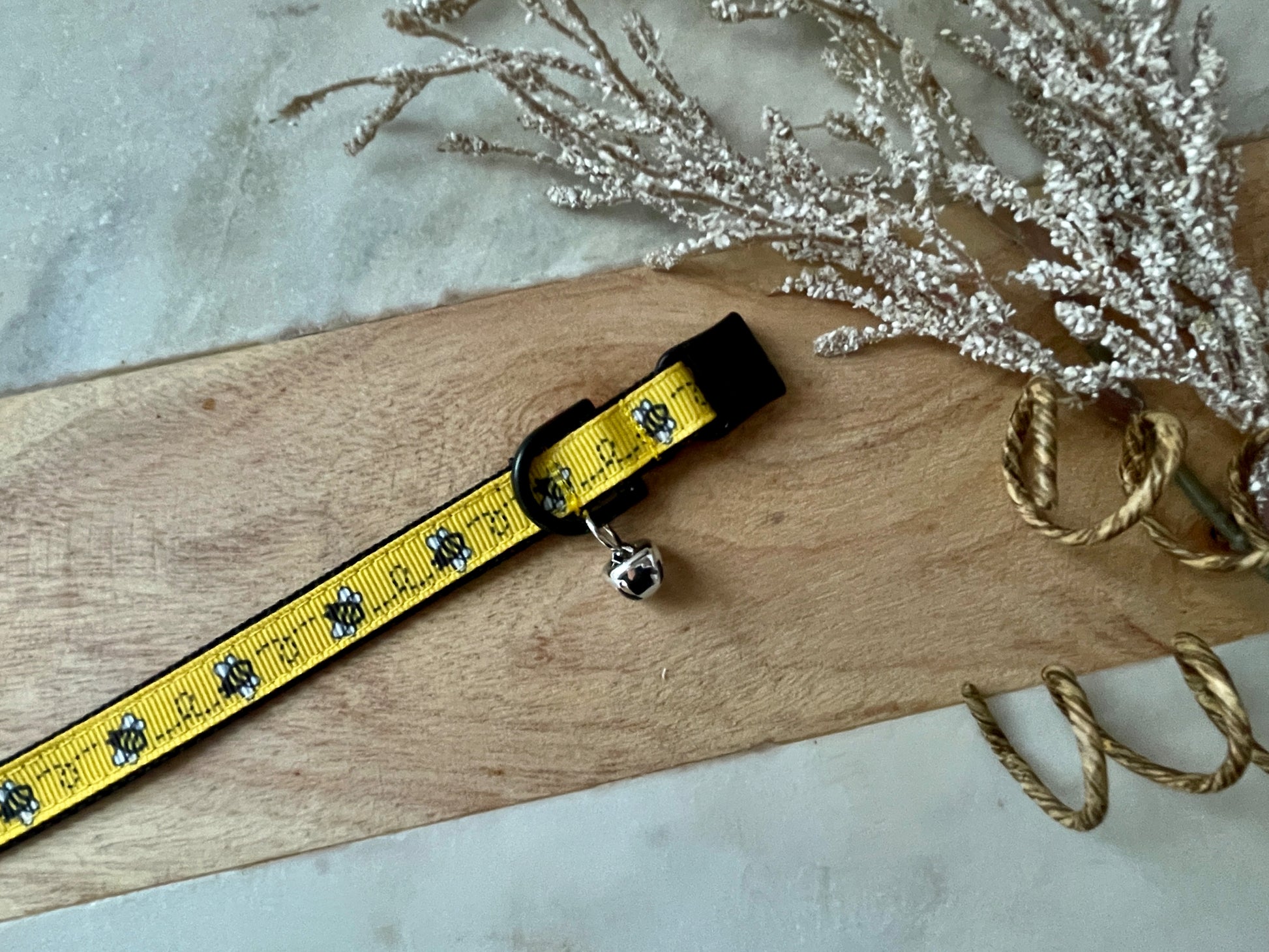 Yellow Bee Cat Collar Breakaway