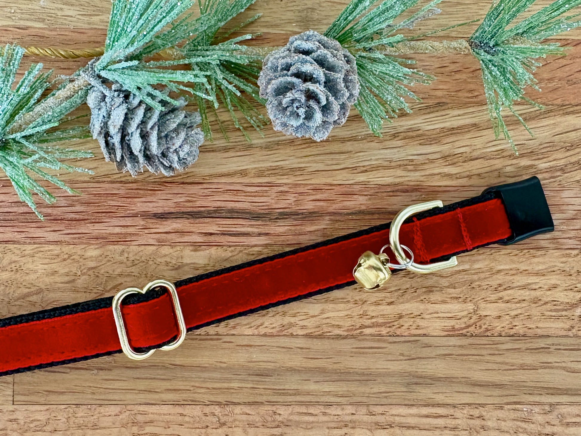 Red Velvet Cat Collar Breakaway