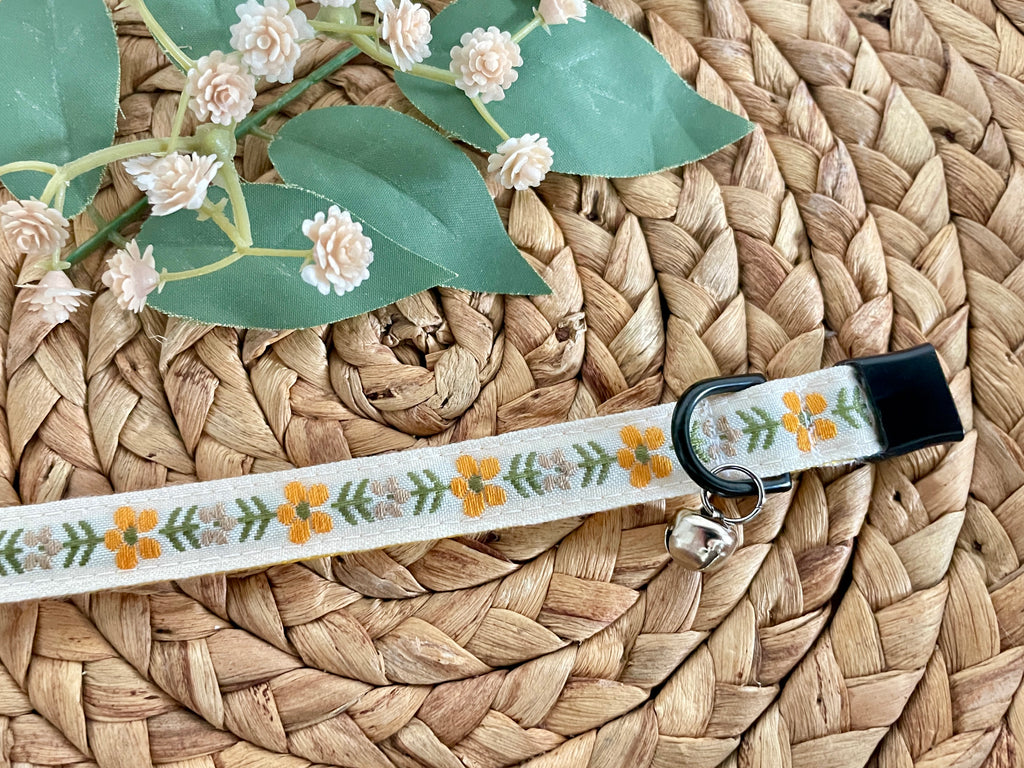 Dainty Garden Cat Collar Breakaway